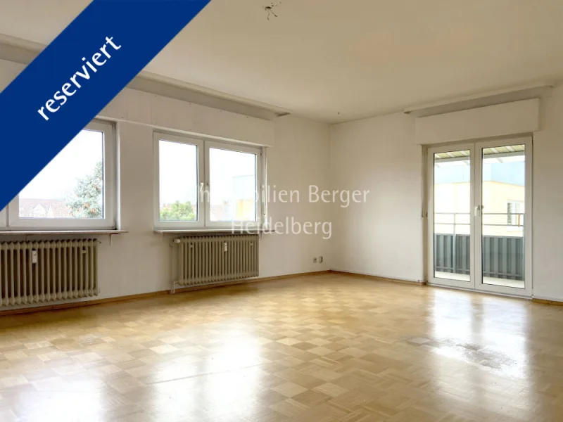 Wohnbereich mit Balkon - Wohnung kaufen in Heidelberg - R E S E R V I E R T ! Wohnen mit Aussicht! 3-4 Zimmer Wohnung in zentraler Lage mit kurzen Wegen zum ÖPNV. HD-Kirchheim!