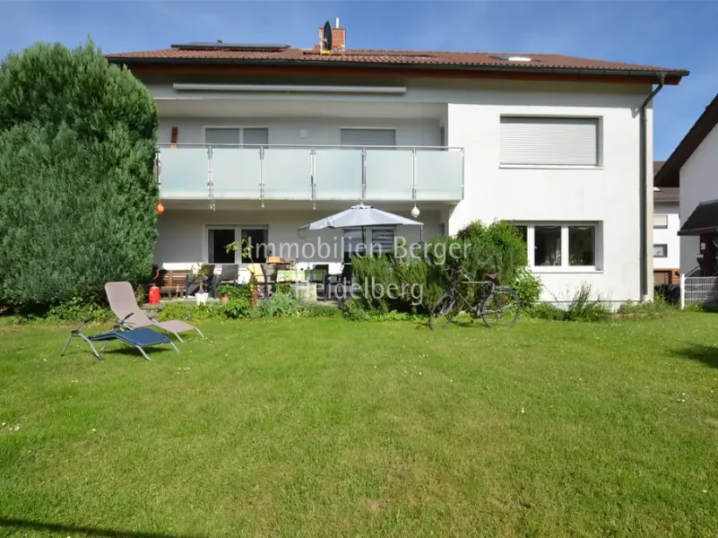 Hausansicht Gartenseite - Haus kaufen in Bammental - Gepflegtes 4 Fam.-Haus in guter Wohnlage von Bammental mit großem Garten