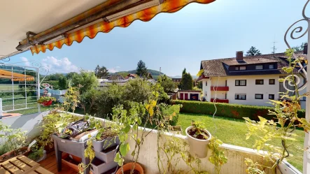 Balkon mit Aussicht - Wohnung kaufen in Ballrechten-Dottingen - Attraktive und großzügige 4-Zi.-ETW mit herrlicher Aussicht in ruhiger Lage in Ballr.-Dottingen!