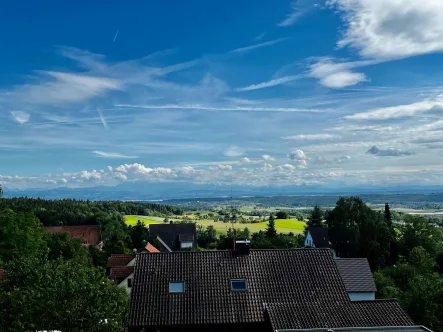 Herrliche Aussichten - Haus kaufen in Oberstenweiler - Traumhafter Fernblick auf den See und die Alpen!  Ein Landhaus möchte wach geküsst werden