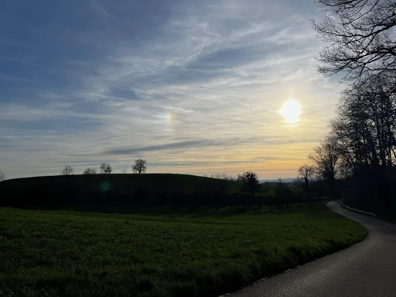 umgeben von herrlicher Landschaft