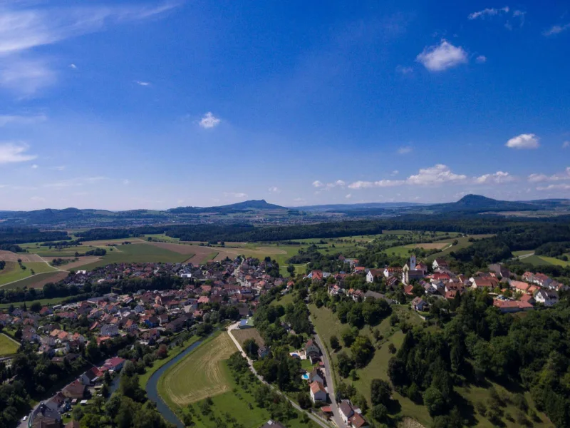 Luftaufnahme von Aach und dem Hegau