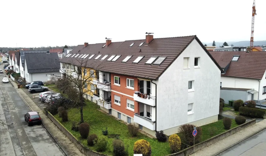 Außenansicht - Haus kaufen in Sandhausen - Interessantes Renditeobjekt!Mehrfamilienhaus mit 18 Wohneinheiten in Sandhausen
