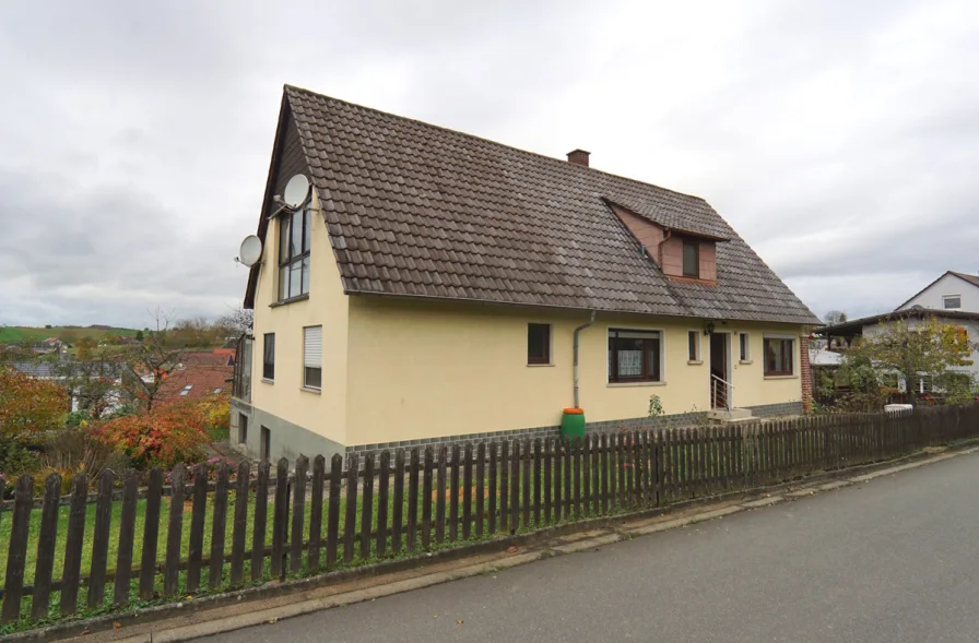 Ansicht Haus - Haus kaufen in Spechbach - Hier macht Wohnen und Gärtnern Spaß!