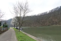 Fußweg am Neckar