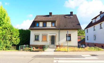 Ansicht Haus - Haus kaufen in Lobbach / Waldwimmersbach - Bringen Sie das Häuschen wieder zum Glänzen!Sanierungsbedürftiges Haus in Waldwimmersbach