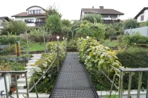 Brücke vom Haus i den Garten