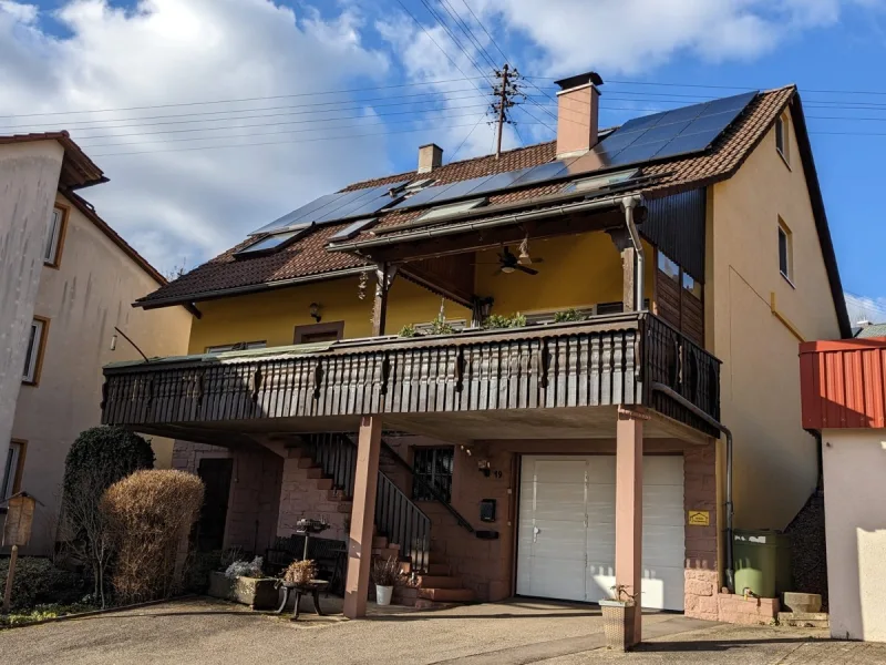 Außenansicht - Haus kaufen in Schönbrunn - Fast fertig saniertes Einfamilienhaus mit Nebengebäuden