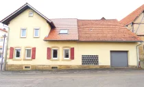 Hausansicht / Garage