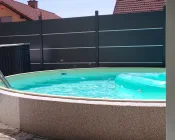 Pool (Sommerbild)