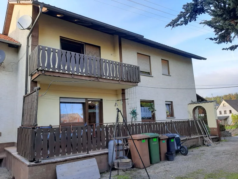 Außenansicht - Haus kaufen in Schönbrunn - Großzügiges Wohnhaus in Schwanheim