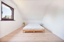 Schlafzimmer DG