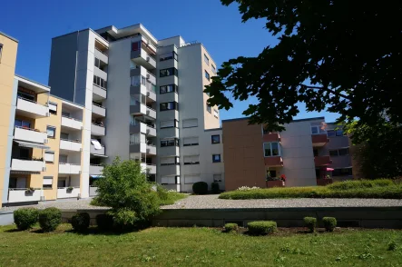 Aussenansicht - Wohnung mieten in Königsbronn - ZEISS, YG-1, HENSOLDT in 5min erreichbar – neu saniert mit Schwimmbad und toller Aussicht