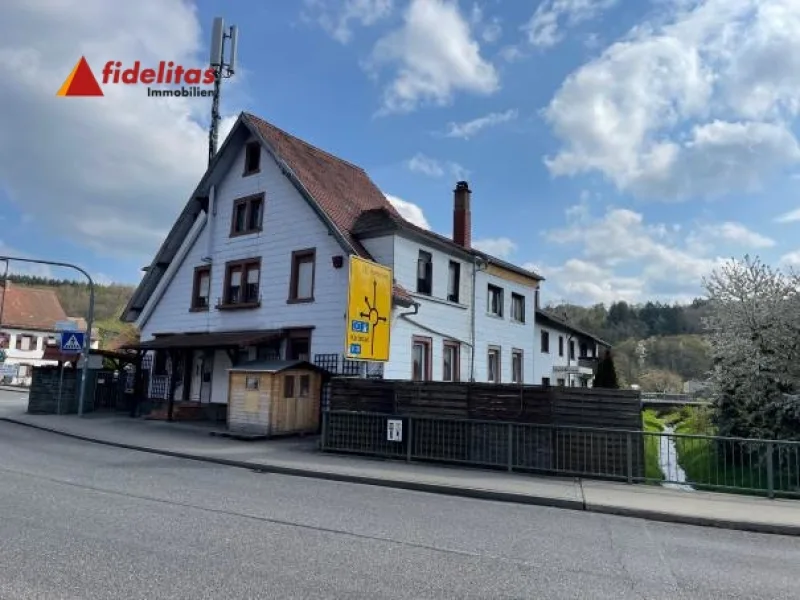 IMG_4420 - Haus kaufen in Pfinztal / Kleinsteinbach - großes Zweifamilienhaus mit bekannter Kneipe in guter Lage von Kleinsteinbach