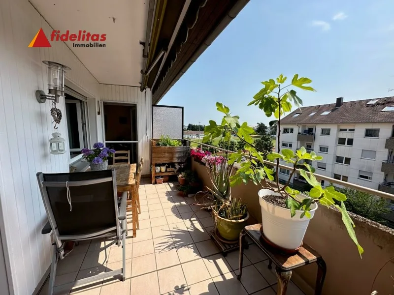 Balkon 1  - Wohnung kaufen in Rheinstetten / Forchheim - 5-Zimmer-Wohnung mit grossem Balkon in guter Lage