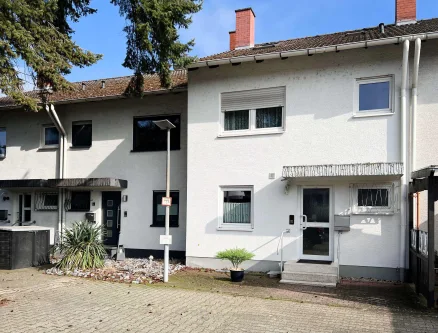 Ansicht - Haus kaufen in Hockenheim - Gepflegtes Reihenhaus in gefragter Lage von Hockenheim