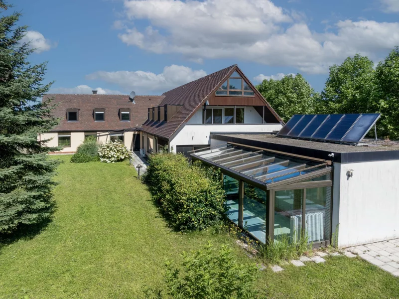 Hausansicht oben - Haus kaufen in Spechbach - Beeindruckendes Anwesen in idyllischer Lage von Spechbach im Kraichgau, Nähe Heidelberg