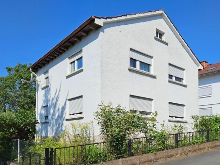 Straßenansicht - Haus kaufen in Wiesloch - Erbpachtgrundstück mit charmantem älteren Ein- bis Zweifamilienhaus mit schönem Garten