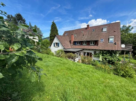 Hausansicht - Haus kaufen in Heidelberg - Ein- bis Zweifamilienhaus in sonniger Lage HD-Schlierbachs mit großem Garten