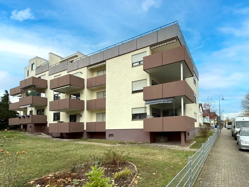 Ansicht - Wohnung kaufen in Brühl - Großzügige 4-Zimmer-Wohnung mit Terrasse und Potenzial