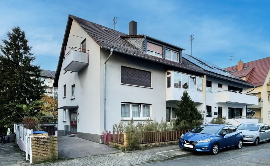 Hausansicht - Straße - Haus kaufen in Heidelberg - Älteres 3-Familienhaus mit zusätzlicher Einliegerwohnung - Ruhige Wohnlage HD-Rohrbach