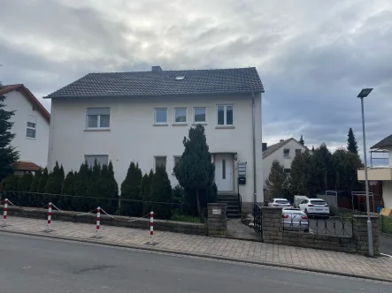 Aussenansicht Objekt - Wohnung kaufen in Bad Neustadt - Schöne 3,5 Zimmer Wohnung Nähe Rhön-Klinikum