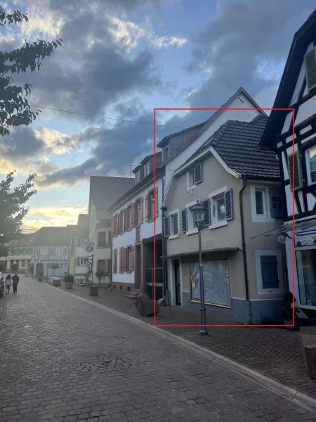 1 - Haus kaufen in Ettenheim - In 1A LAGE Ettenheim barocke Altstadt! Baugenehmigung für Neubau/Umbau 3 Wohneinheiten + 1 Gewerbe