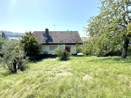 Außenansicht - Haus kaufen in Kandern - Einfamilienhaus im Dornröschenschlaf mit Sicht in die Schweiz!(Kandern-Riedlingen)