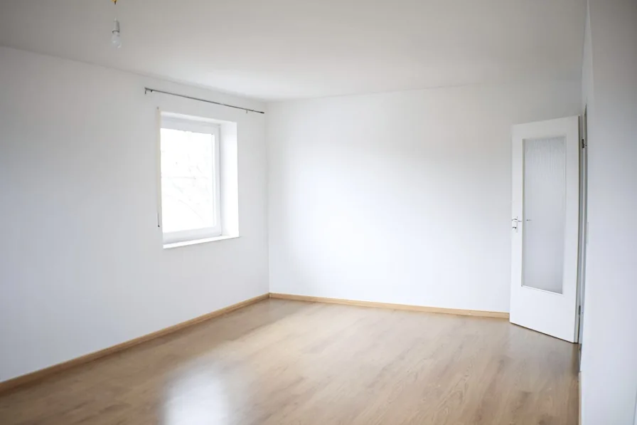 Wohnzimmer - Wohnung mieten in Müllheim - Gemütliche 2-Zimmer-Wohnung in Müllheim zur Miete