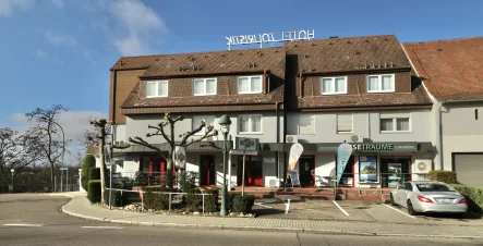 IMG_4108 - Gastgewerbe/Hotel kaufen in Neuenburg - Modernes Hotelgebäude mit Restaurant, Reisebüro und großer Privatwohnung in Top-Lage von Neuenburg