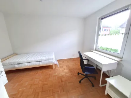 Zimmer 2 - Wohnung mieten in Lörrach - Mitbewohner gesucht, schönes, teilmöbliertes Zimmer zu vermieten