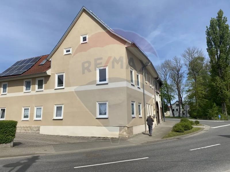 Aussenansicht - Zinshaus/Renditeobjekt kaufen in Römhild - 3 Wohneinheiten mit 10% Rendite in Römhild plus PV Anlage