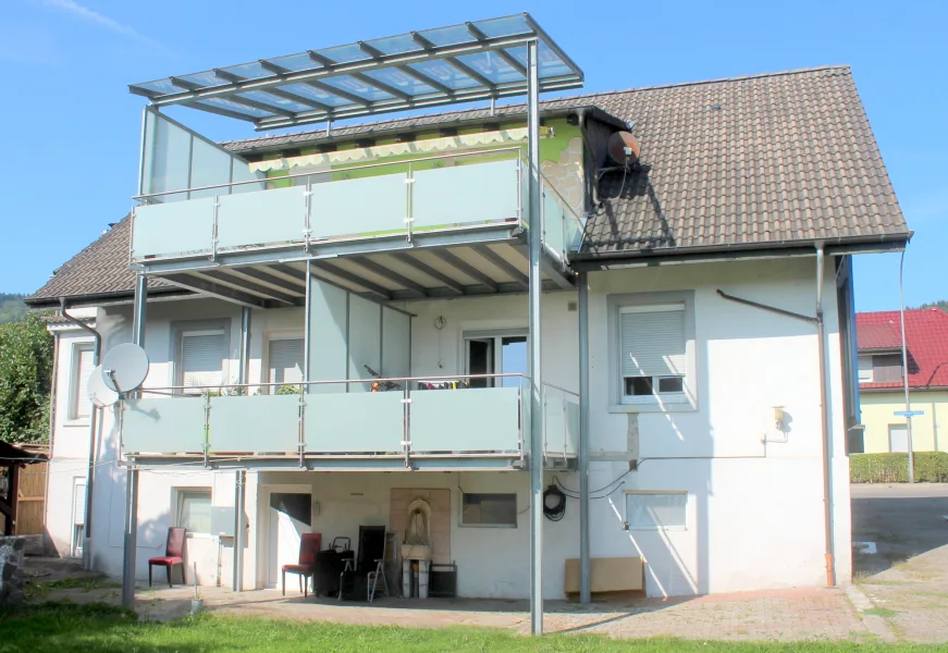 Außenansicht hinten - Wohnung kaufen in Bad Säckingen - 3 Zimmer Erdgeschosswohnung