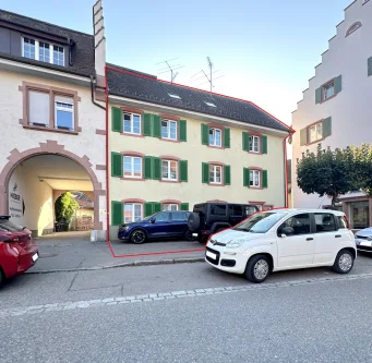 Straßenansicht - Haus kaufen in Steinen - Mehrfamilienhaus in Mitten von Steinen mit Garten!