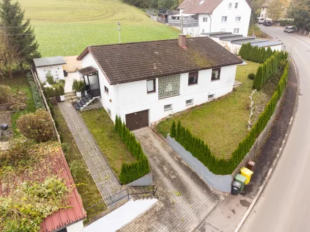  - Haus kaufen in Villingen-Schwenningen - RE/MAX: NEU IM ANGEBOT! *** Freistehendes EFH - Wohnen auf einer Ebene! ***