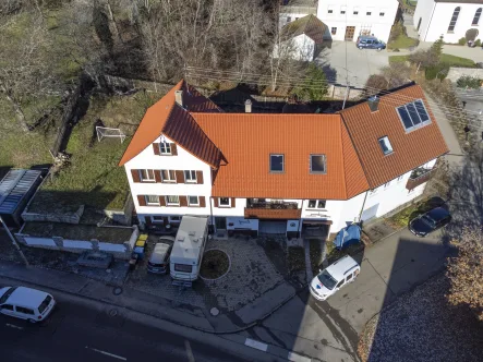  - Haus kaufen in Hausen - RE/MAX: NEUES JAHR - NEUES (WOHN)GLÜCK! * Stilvoll saniertes ZFH mit modernen Elementen