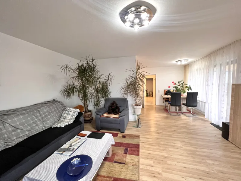 Wohn- Esszimmer - Wohnung kaufen in Bad Bellingen - Tolle Wohnung mit Traumaussicht auf die Vogesen und Rheinebene!Saniert 2015! Großer Balkon!