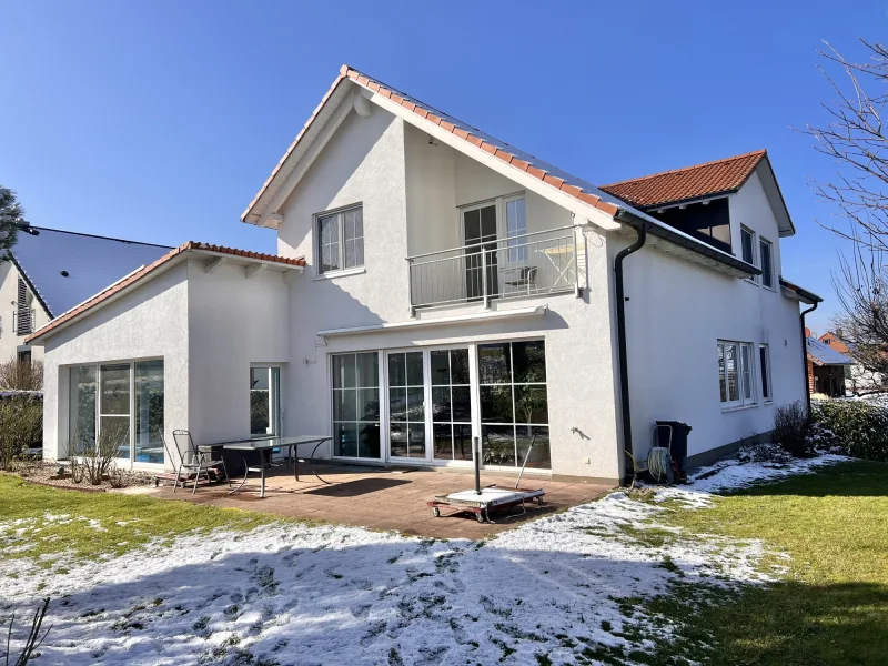 Ansicht - Haus kaufen in Müllheim - Traumhaus in wunderbarer Randlage!Unverbaute Sicht auf Weinberge und die Natur!Energieklasse AA+