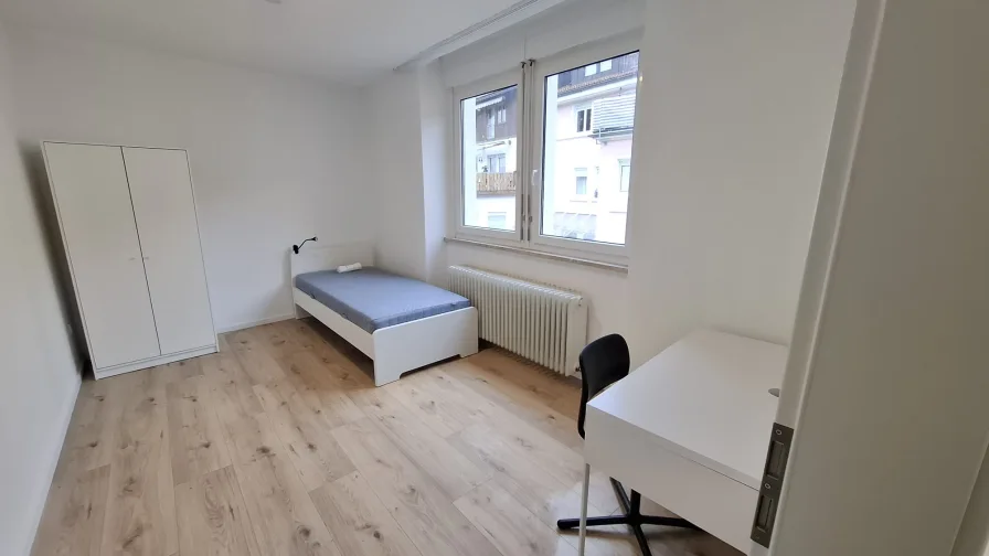 Schlafzimmer  - Wohnung mieten in Zell - WG Zimmer frisch renoviert, bereit zum Einzug!