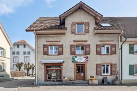 Vorderansicht - Haus kaufen in Schopfheim - Ihre Chance Investor zu werden! Mehrfamilienhaus in guter Lage