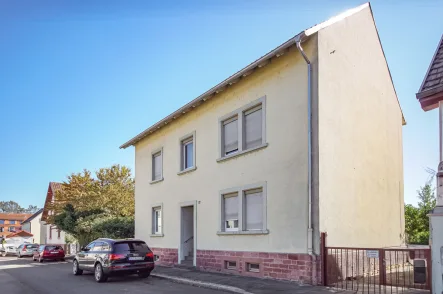 Ansicht                       - Haus kaufen in Kehl - Großes 2-Familienwohnhaus mit Garten in Kehl-Stadt