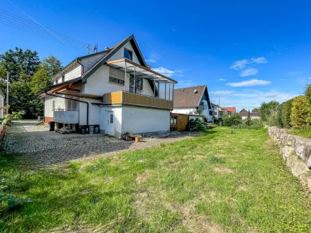 Hausansicht - Haus kaufen in Durbach / Ebersweier - Geräumiges Zweifamilienhaus mit Doppelgarage
