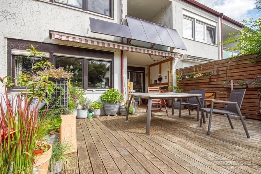 Terrasse mit Essplatz