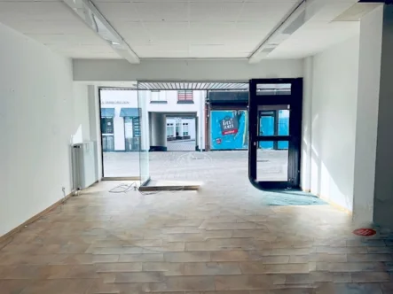  - Laden/Einzelhandel mieten in Bad Salzuflen - Ladenlokal erstrahlt im neuen Glanz.