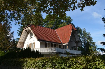 Süd-West-Ansicht - Haus kaufen in Freudenstadt - Villa in begehrter Wohnlage mit Panoramablick