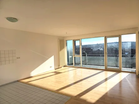 Wohnzimmer - Wohnung mieten in Freudenstadt - Großzügiges Wohnen auf 2 Ebenen mit Balkon und Terrasse