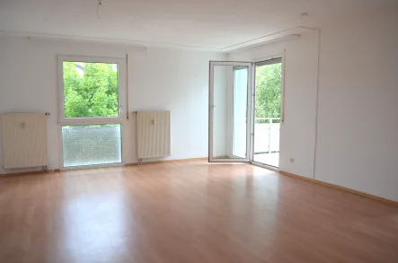 Wohnzimmer - Wohnung mieten in Freudenstadt - Geräumige Wohnung mit 2 Balkonen und Tageslichtbad