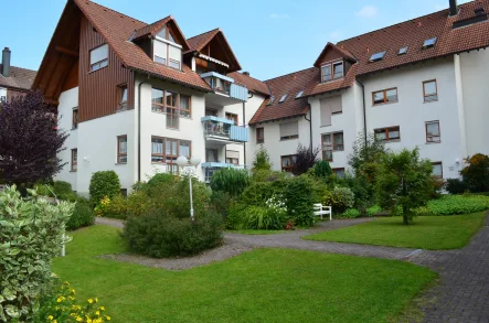 Ansicht Innenhof - Wohnung kaufen in Freudenstadt - Maisonette-Wohnung mit 4 Balkonen in der Nähe des Stadtzentrums