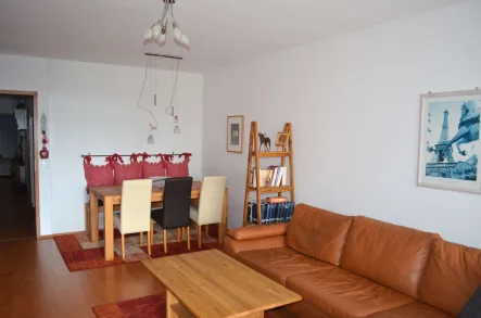 Wohnzimmer - Wohnung kaufen in Freudenstadt-Kniebis - Modernisierte Wohnung mit Balkon in ruhiger Wohnlage