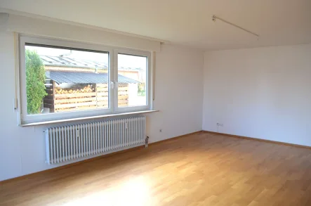 Wohnzimmer - Wohnung mieten in Freudenstadt - Geräumige Wohnung mit Balkon und Garage in beliebter Wohnlage